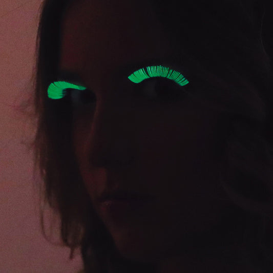 Fluorescent Eyelashes